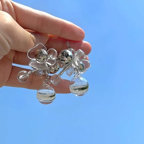 clear flower × silver water hook pierce