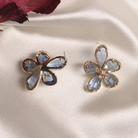 clear flower mini pierce