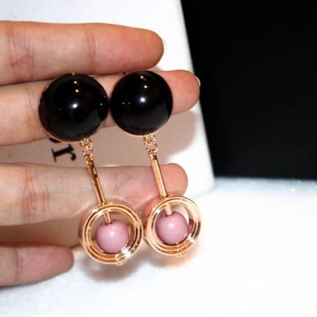 black × pink circl pierce