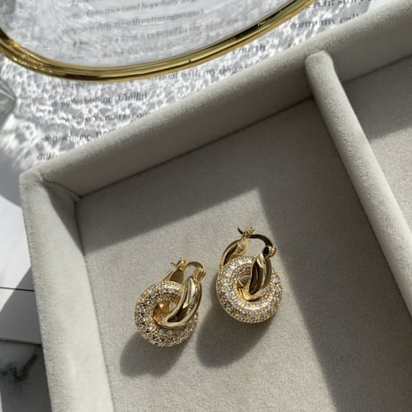 metal × stone double hoop pierce