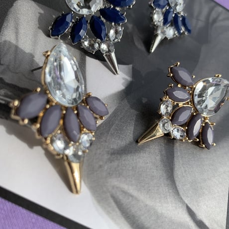 bijou spike pierce