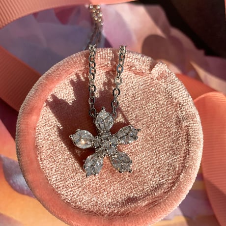 zirconia  flower stone necklace