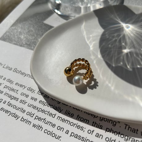 gold × pearl ear cuffs