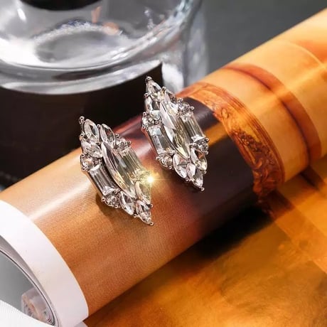 diamond shape stone pierce