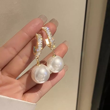 pearl × stone loop  pierce