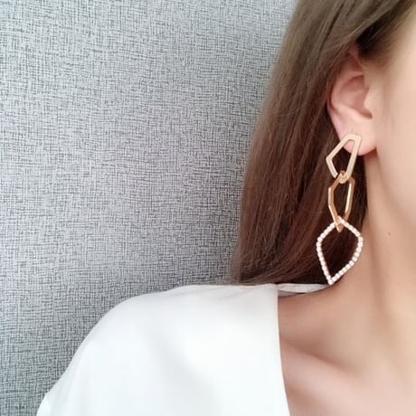 large chain pierce