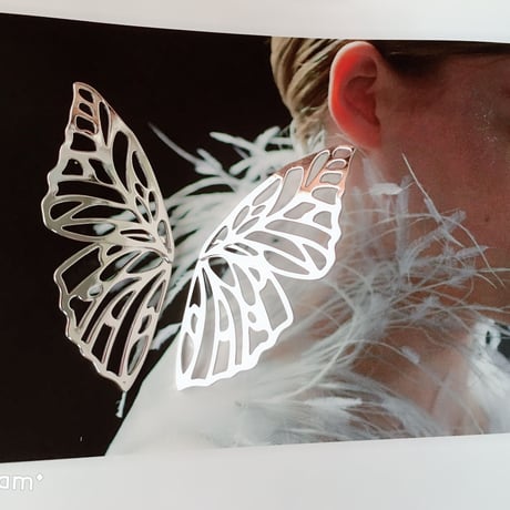 butterfly metallic pierce