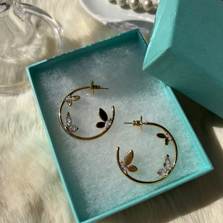 butterfly × stone hoop pierce