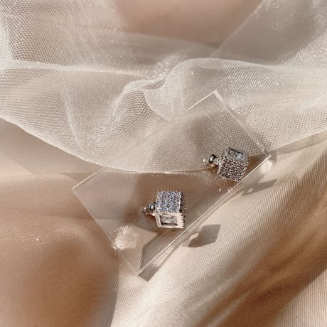 stone cube pierce
