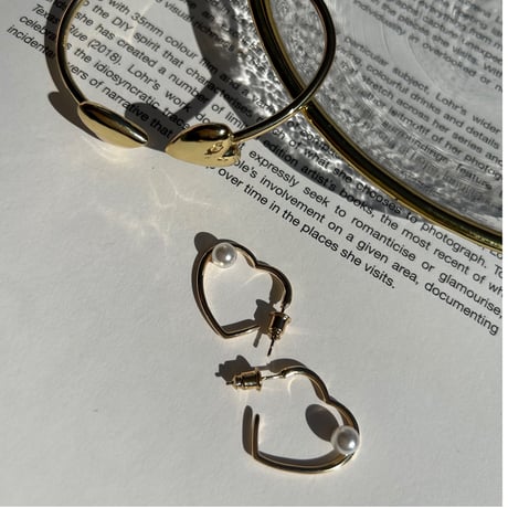 heart × pearl hoop pierce