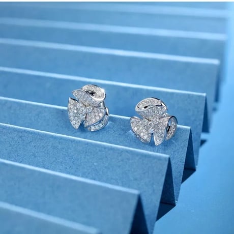 stone curve one point pierce