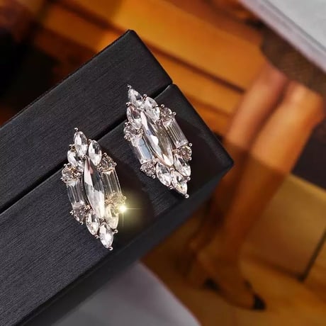 diamond shape stone pierce