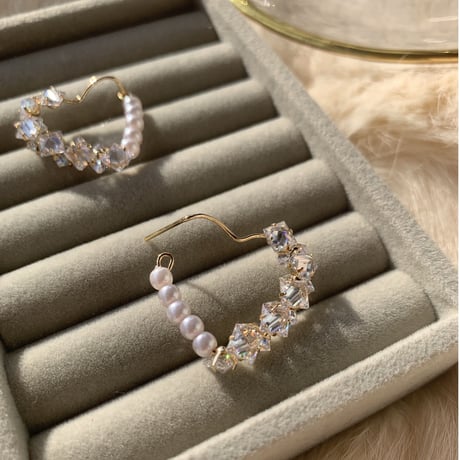 pearl × stone heart pierce