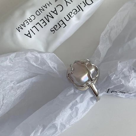 square baroque pearl ring