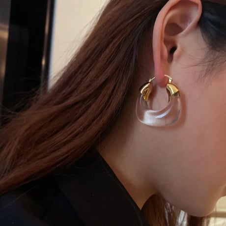 clear × gold hoop pierce
