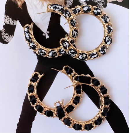 chain hoop pierce