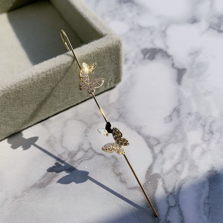 one ear stick pierce