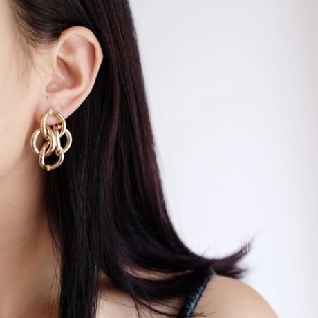 gold geometry  pierce