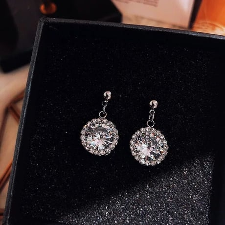 stone one point pierce