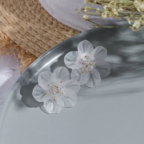 see-through flower  pierce