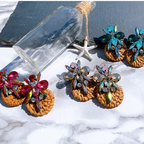 loop bijou lantern pierce