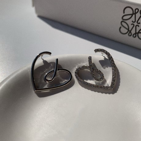 heart asymmetry pierce