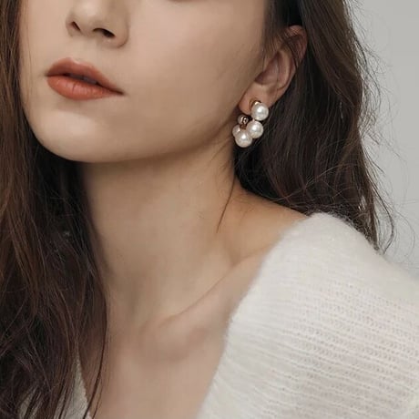 pearl hoop pierce