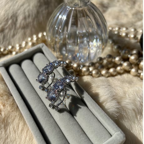 stone clip pierce