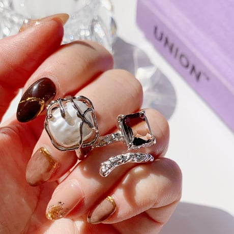 square baroque pearl ring