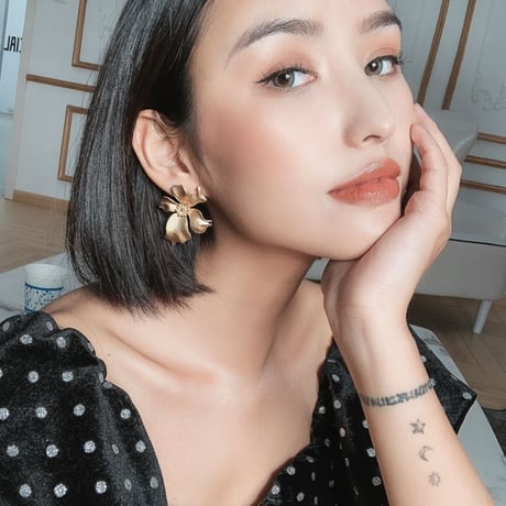 vintage flower  pierce