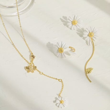 daisy asymmetry pierce