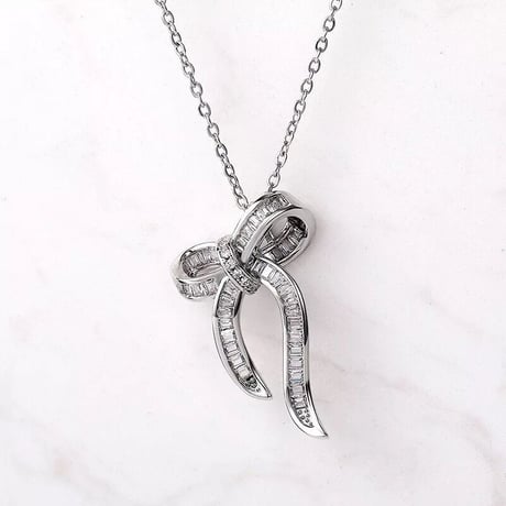 three-dimensional ribbon necklace