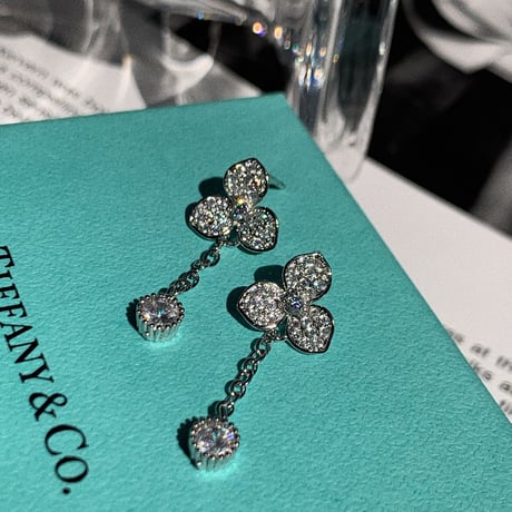 clover × chain stone pierce
