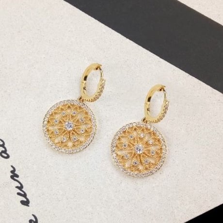 circle   flower  pierce