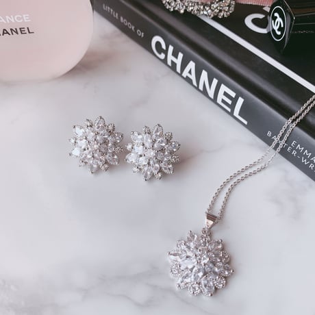 large diamond necklace