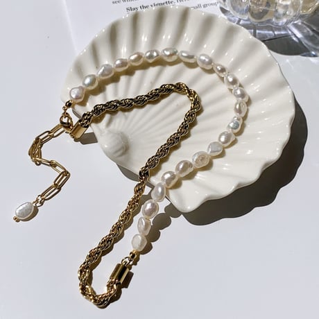 baroque  pearl × gold necklace