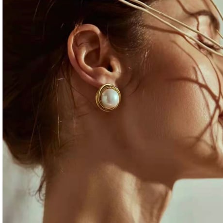 vintage big pearl pierce