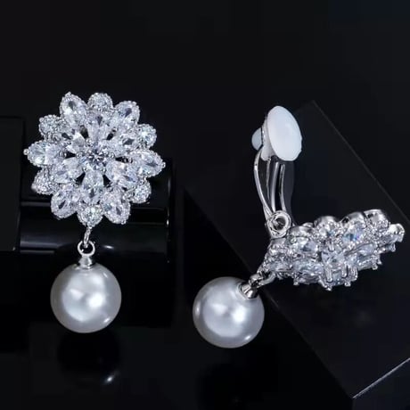 zirconia stone × pearl earring