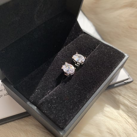 stone one point pierce
