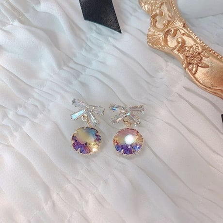 ribbon × clear stone pierce