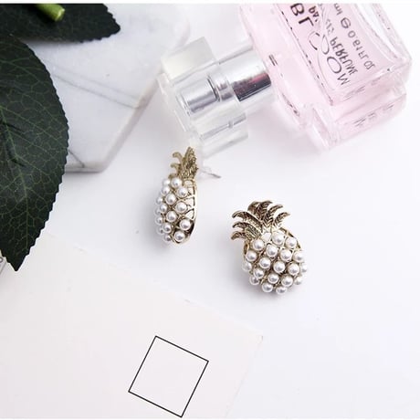 Perl pineapple pierce