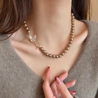 color pearl × butterfly necklace