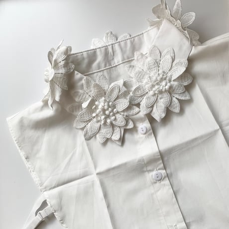 flower volume attached collar