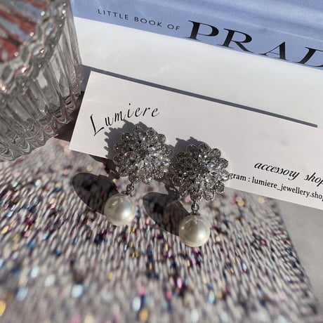 zirconia stone × pearl earring