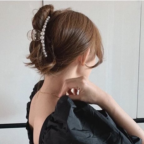 clear × pearl hair clip5