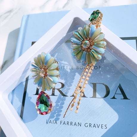 flower asymmetry stone pierce
