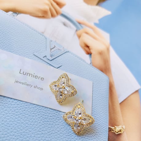 flower stone pierce