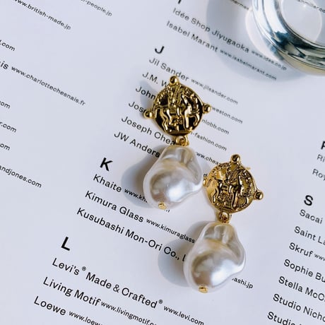 vintage gold × baroque pearl