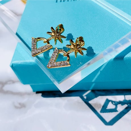 crystal × v pierce