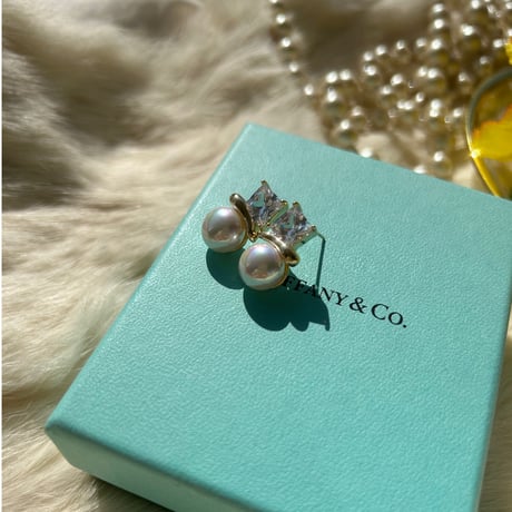 pearl × square stone pierce